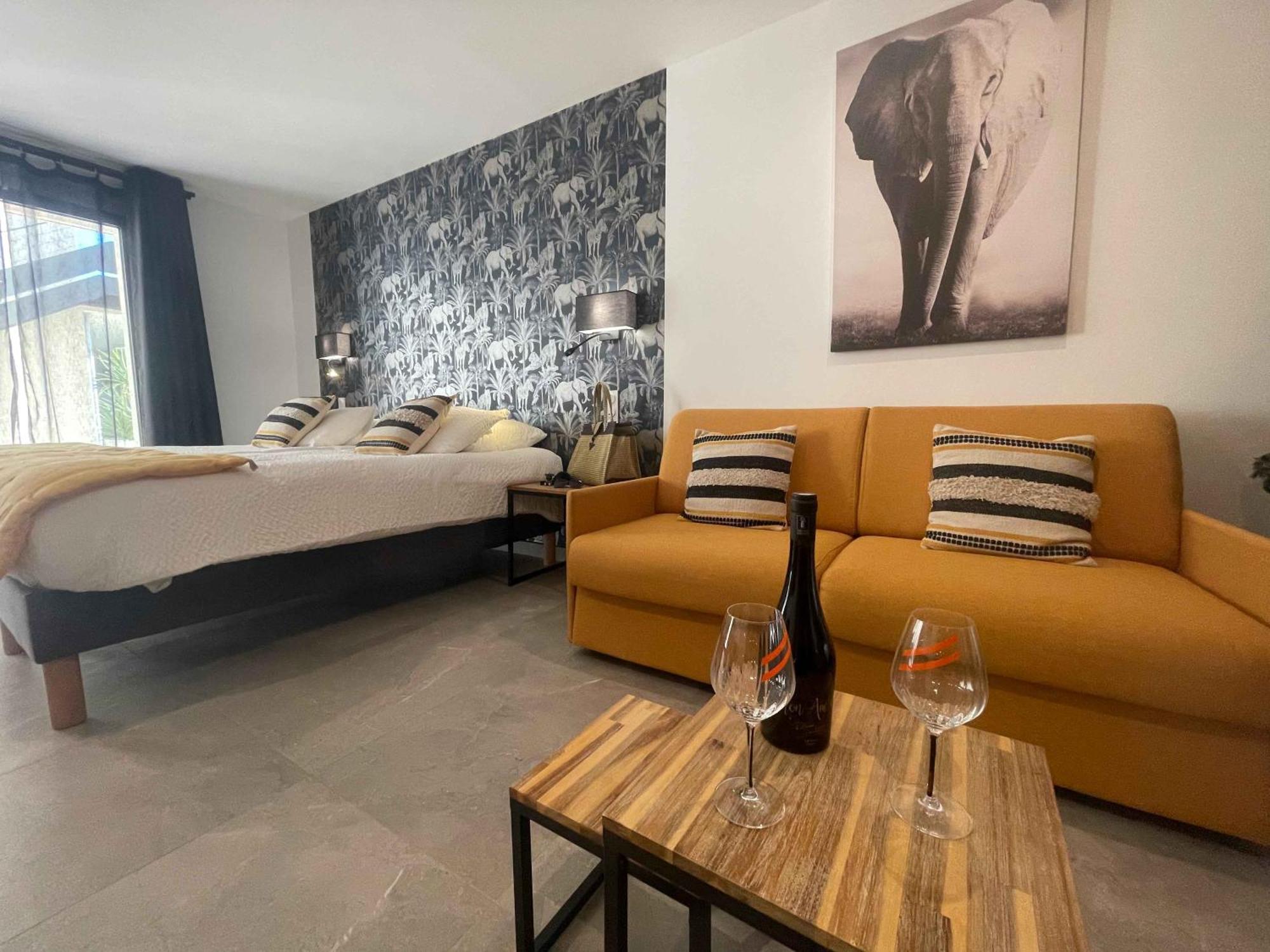 Les Loges Du Luberon Hotel Coustellet Exterior photo