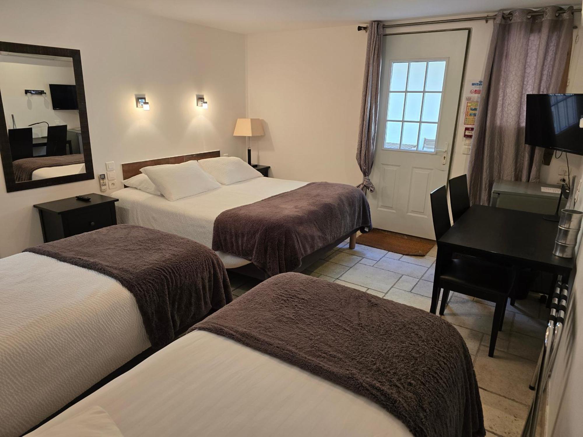 Les Loges Du Luberon Hotel Coustellet Exterior photo