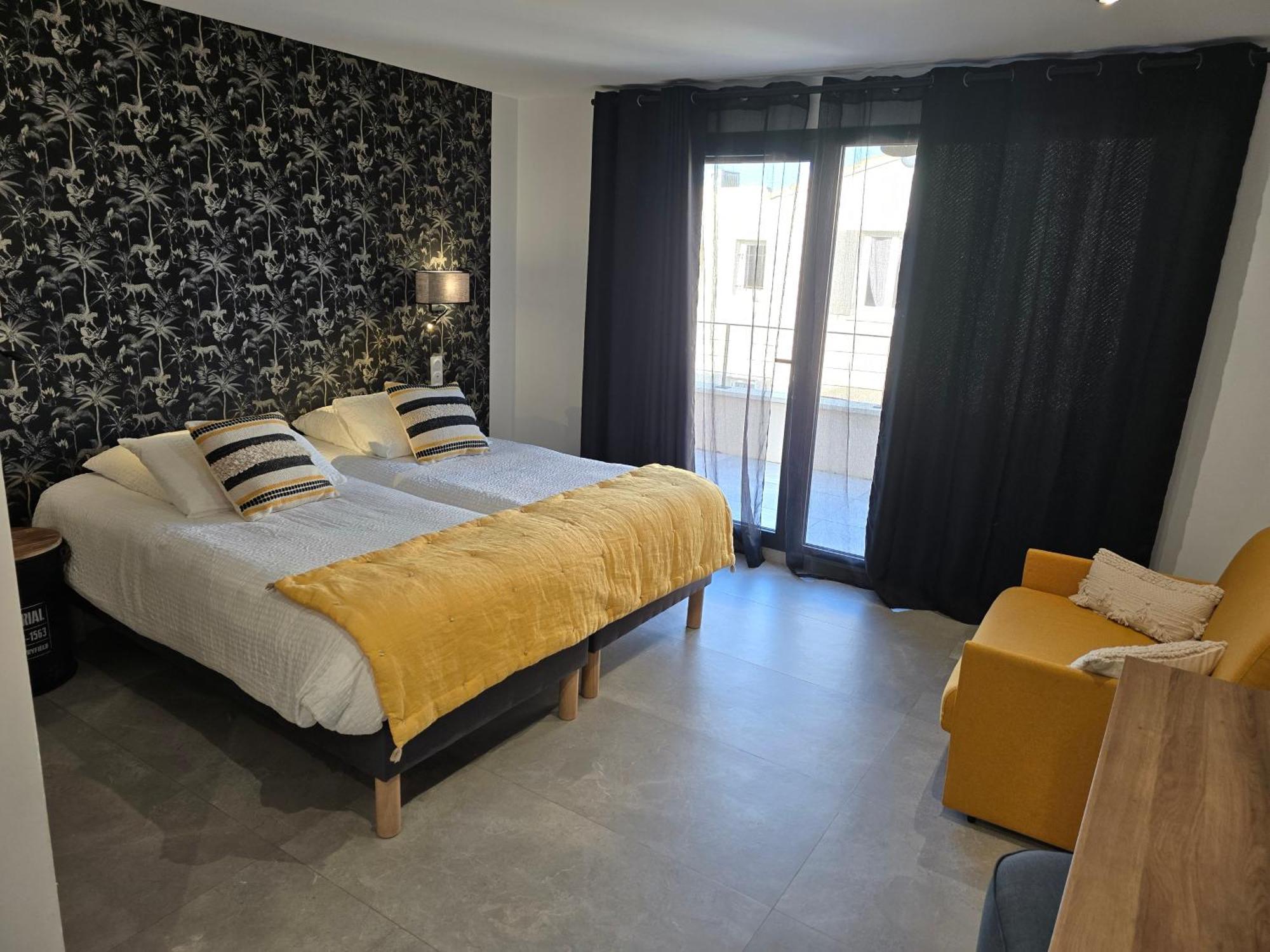 Les Loges Du Luberon Hotel Coustellet Exterior photo