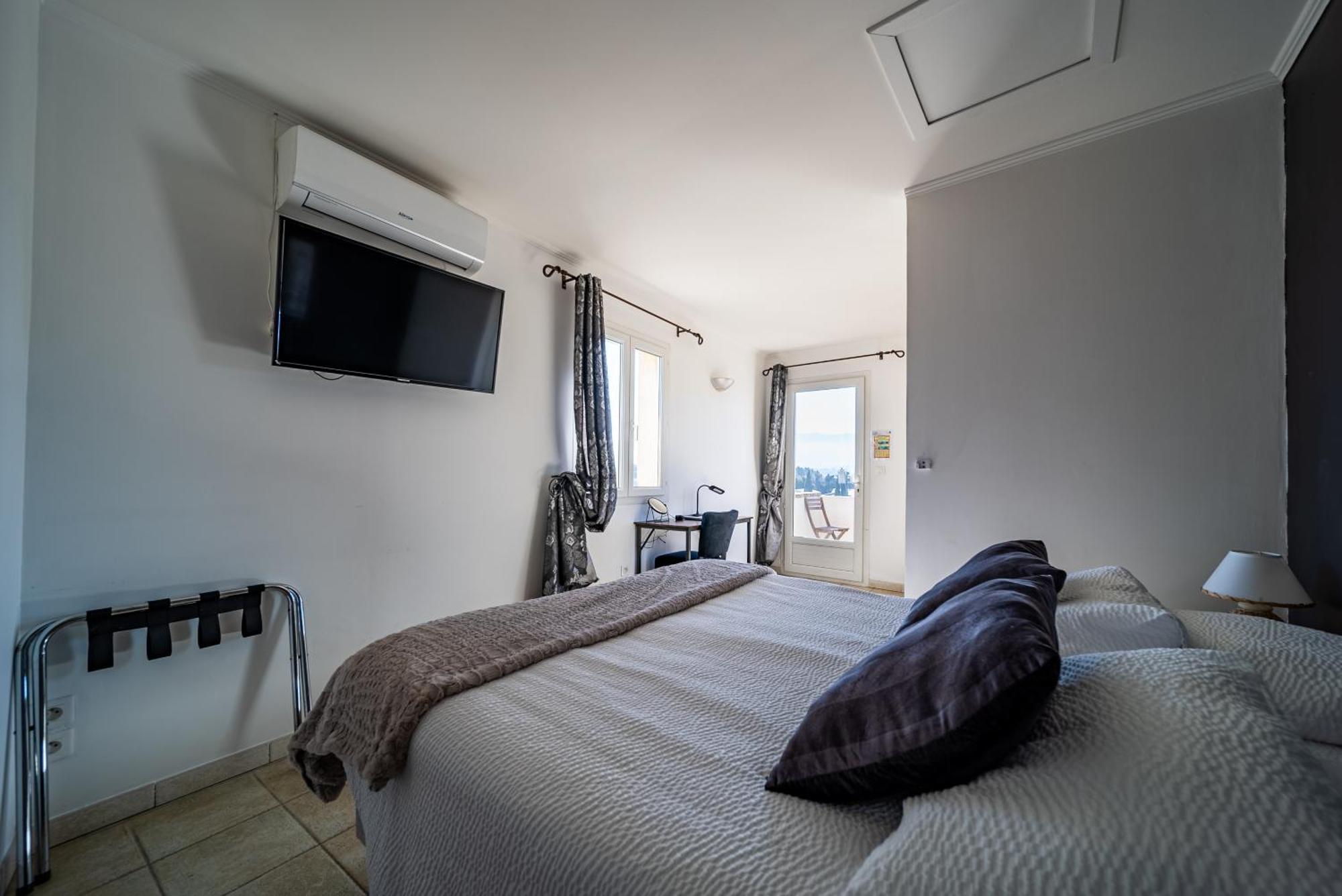 Les Loges Du Luberon Hotel Coustellet Exterior photo