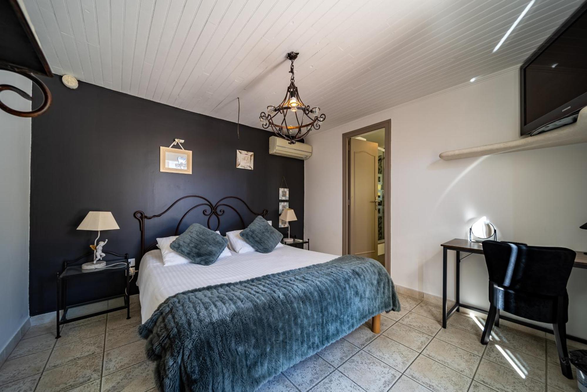 Les Loges Du Luberon Hotel Coustellet Exterior photo